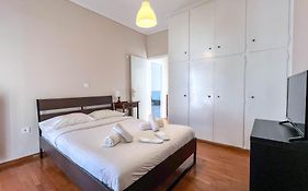 Alimos Sea View Family Apartment